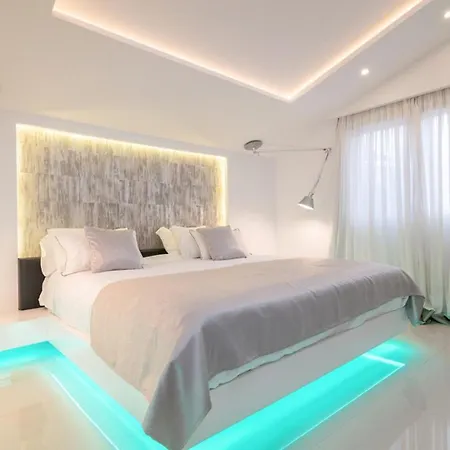 Luxury Cavo Mare Meltemi With Private Pool & Jacuzzi Willa Plános