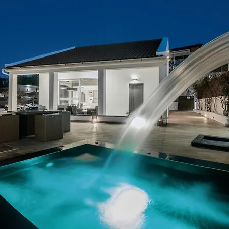 Villa Luxury Cavo Mare Meltemi With Private Pool & Jacuzzi *